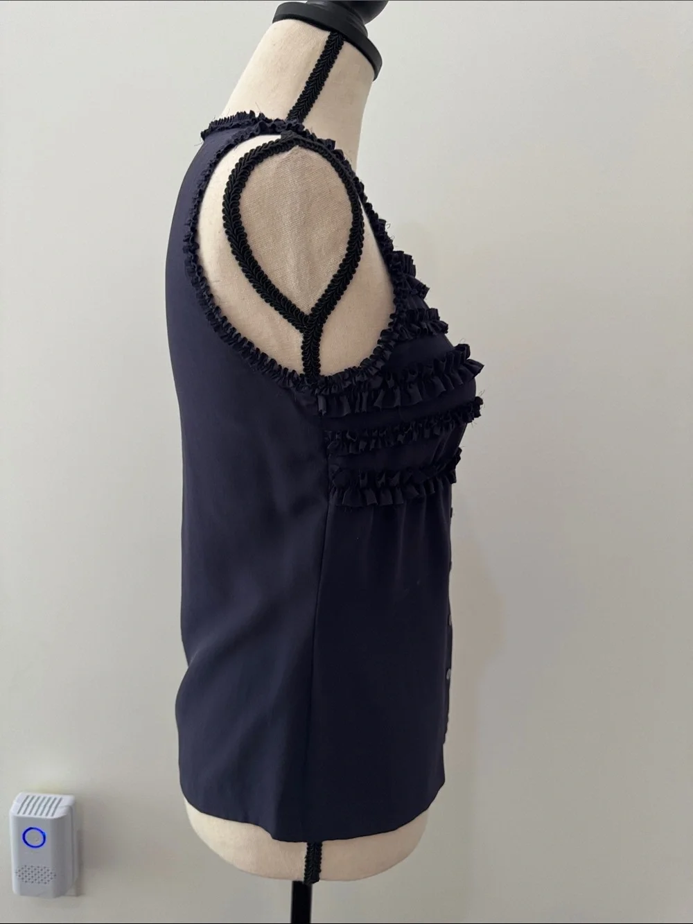Tory Burch Silk Navy Sleeveless Top Button Down Pleated size 2 EUC Resort Cruise
